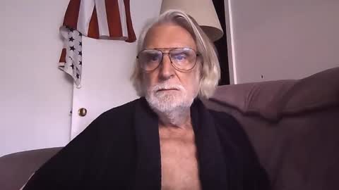 AlphaUniform online show from October 13, 6:43 pm