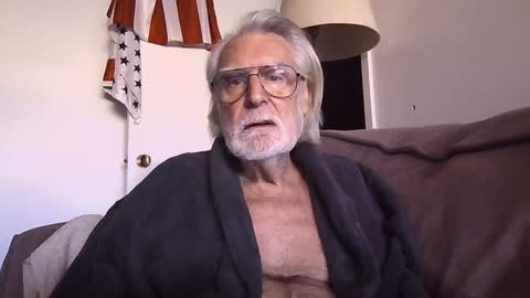 AlphaUniform online show from February 1, 2:13 pm