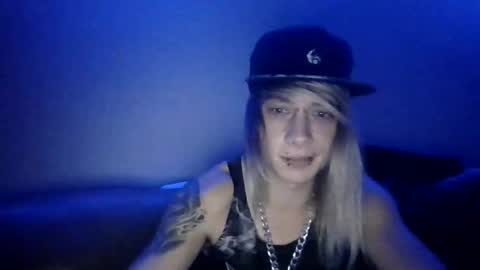 Snapshot of altboy010 chatting on September 16, 2:57 am altboy010 online show from September 16, 2:57 am