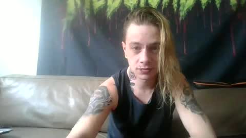 altboy010 online show from June 12, 11:31 am