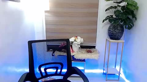 Snapshot of althea_fox chatting on October 1, 5:01 pm althea online show from October 1, 5:01 pm