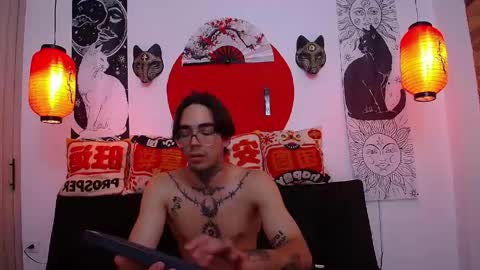 Alucard online show from May 2, 10:04 pm