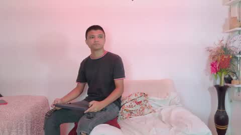 aly_n_sebas online show from July 25, 3:26 am
