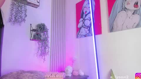 Snapshot of aly_nucita_2 chatting on February 17, 4:50 pm Im back 3 follow me on instagram na misuan online show from February 17, 4:50 pm