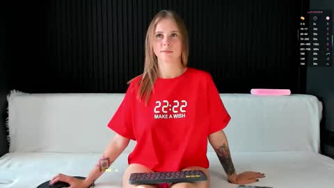 Alena online show from September 22, 1:04 pm