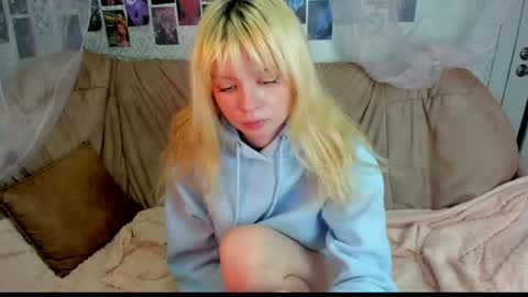 Alysa   7GMT  online show from March 6, 4:44 am