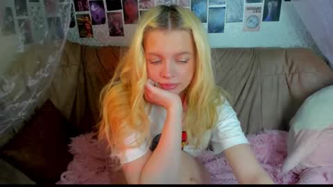 Alysa   7GMT  online show from March 18, 1:55 am