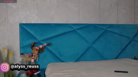 Alyse online show from February 19, 6:00 pm