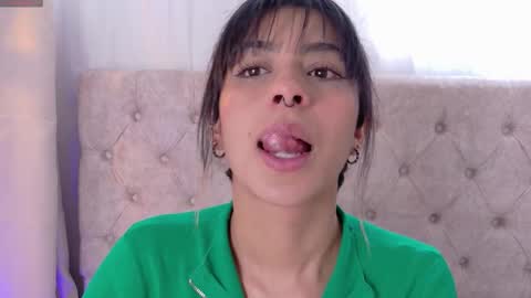 alyssa_joness online show from December 5, 2:37 pm