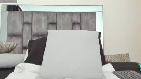 alyssia online show from July 13, 10:41 am