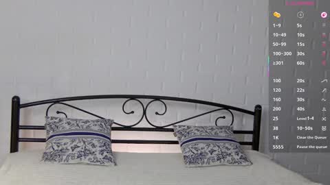 Alyx online show from March 6, 9:14 pm