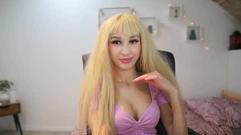 Amai  Liu online show from December 5, 8:06 pm