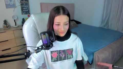 Snapshot of amaia_daniells chatting on February 6, 4:10 am B I A N C A online show from February 6, 4:10 am