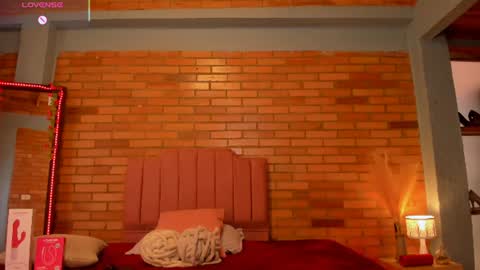 Hi Im AmaiaHelp me reach 100 likes online show from June 20, 8:59 pm