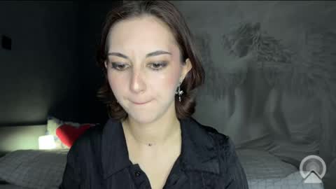 amalia_lambert13 online show from May 17, 7:34 pm