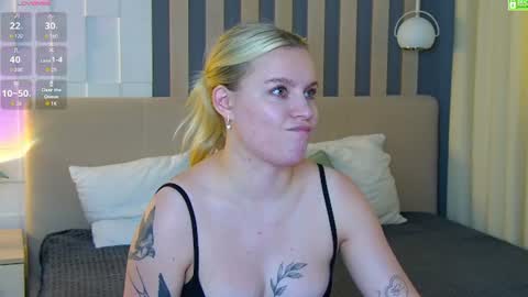 Amalia online show from August 3, 1:06 pm