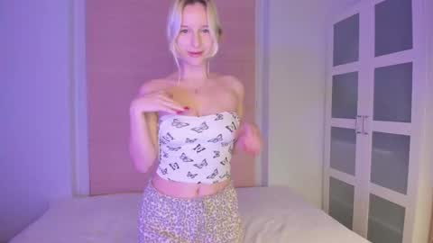 Amanda online show from December 15, 11:34 pm