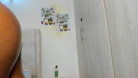 Amanda tint online show from April 30, 8:03 pm