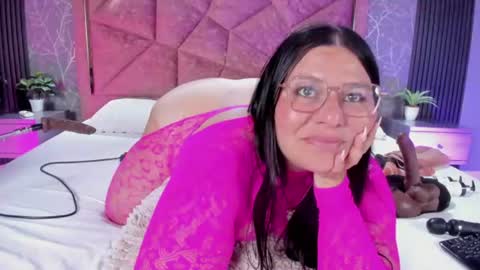 Amanda cruz online show from July 23, 12:35 am