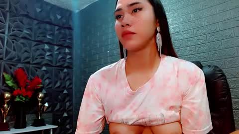 amandaleon online show from December 2, 6:24 am