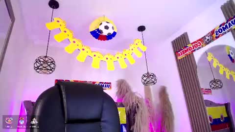 amara_davis1 online show from June 13, 5:29 am