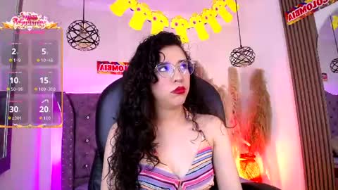 amara_davis1 online show from June 20, 5:57 am