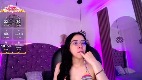 amara_davis1 online show from May 2, 3:45 am
