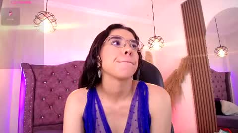 amara_davis1 online show from July 27, 1:47 am