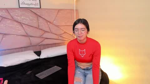 amara velle  online show from May 1, 1:49 pm