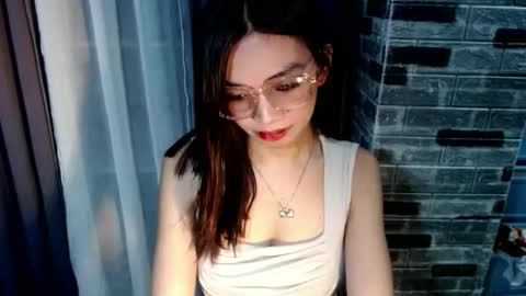 BELLA online show from March 8, 2:10 pm