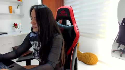 Snapshot of amaranta69_cam chatting on February 15, 11:39 am AMARANTA online show from February 15, 11:39 am