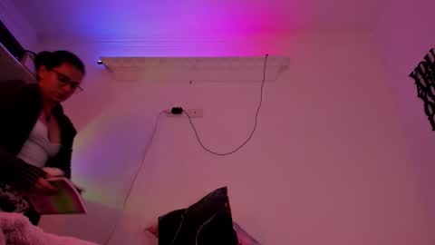 Susan online show from February 18, 10:09 pm