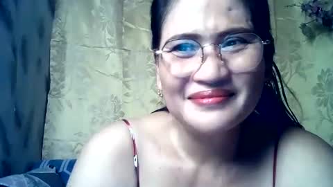 Snapshot of amazing_angel22 chatting on October 21, 2:54 pm amazing angel online show from October 21, 2:54 pm