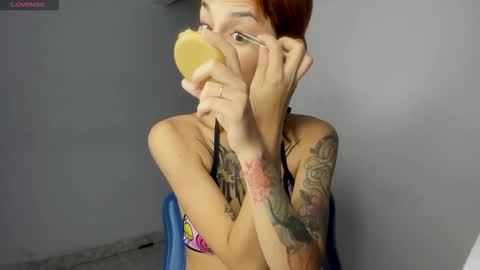 zoe  jack and patraick online show from March 6, 9:47 pm