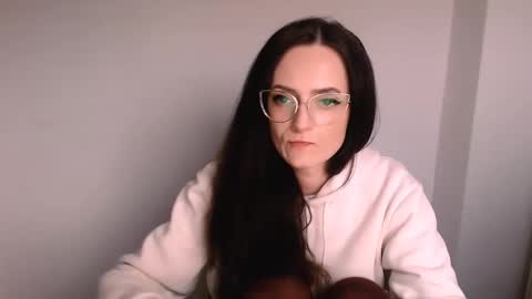 Izza online show from November 12, 1:46 pm