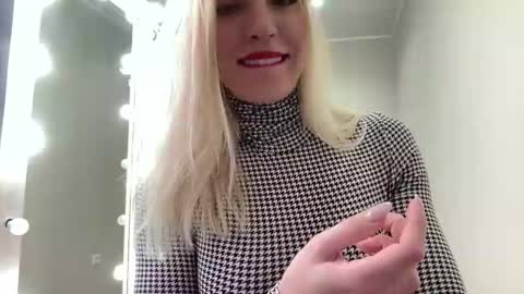 Kelly online show from December 3, 7:38 am