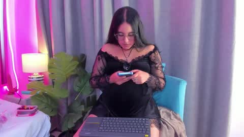   online show from March 12, 7:50 pm