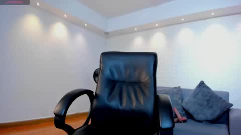 ambarcoxx online show from March 14, 1:15 pm