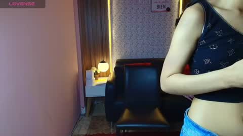 Ambar Ross online show from June 15, 1:58 pm