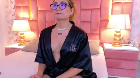 AmbarSantany  online show from April 29, 2:38 am