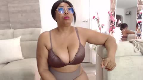  Amber Sofhia  online show from December 13, 7:53 pm