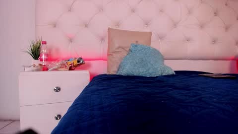  Amber  online show from January 8, 1:06 pm