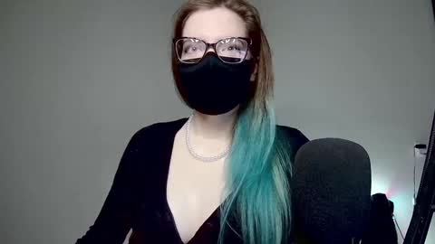 Amber non-nude model online show from March 5, 2:03 am