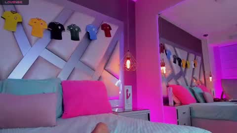 Tell me Amber online show from June 25, 12:18 am