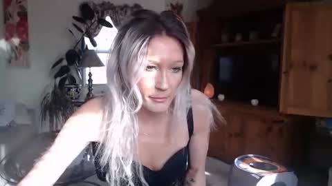 Kaligirll online show from March 23, 10:04 pm