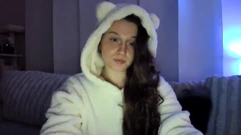 amberkinsley online show from January 5, 5:20 am