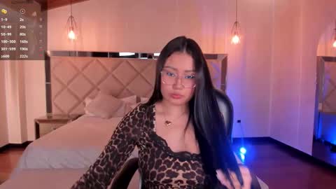 Snapshot of amberlewis_ chatting on September 23, 3:00 am Amber online show from September 23, 3:00 am