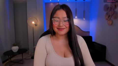 Snapshot of amberlewis_ chatting on March 2, 10:48 pm Amber online show from March 2, 10:48 pm