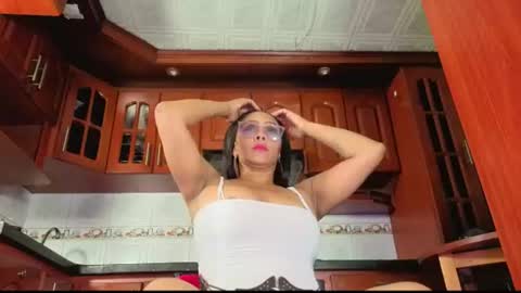   online show from June 18, 3:39 pm