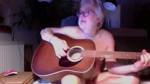 Amberr11 online show from January 7, 12:15 am